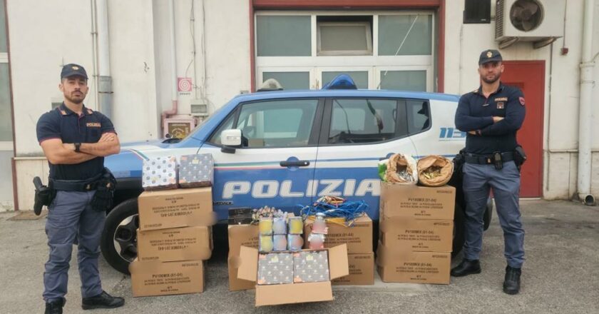 La Polizia di Stato sequestra circa 250 kg di materiale pirotecnico detenuto illegalmente in un’abitazione
