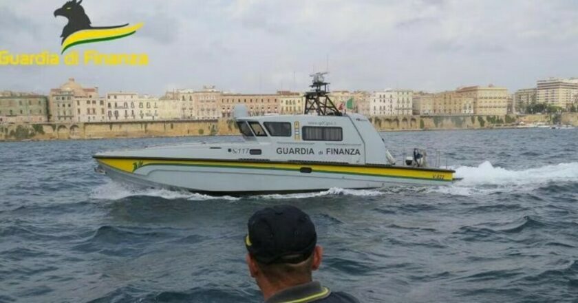 La Guardia di Finanza scopre 9 ordigni bellici al largo dell’isola di San Pietro