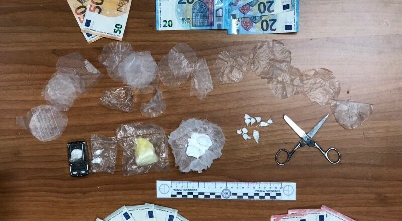 36enne ai domiciliari spaccia cocaina, scoperto ed Arrestato dalla Polizia di Stato